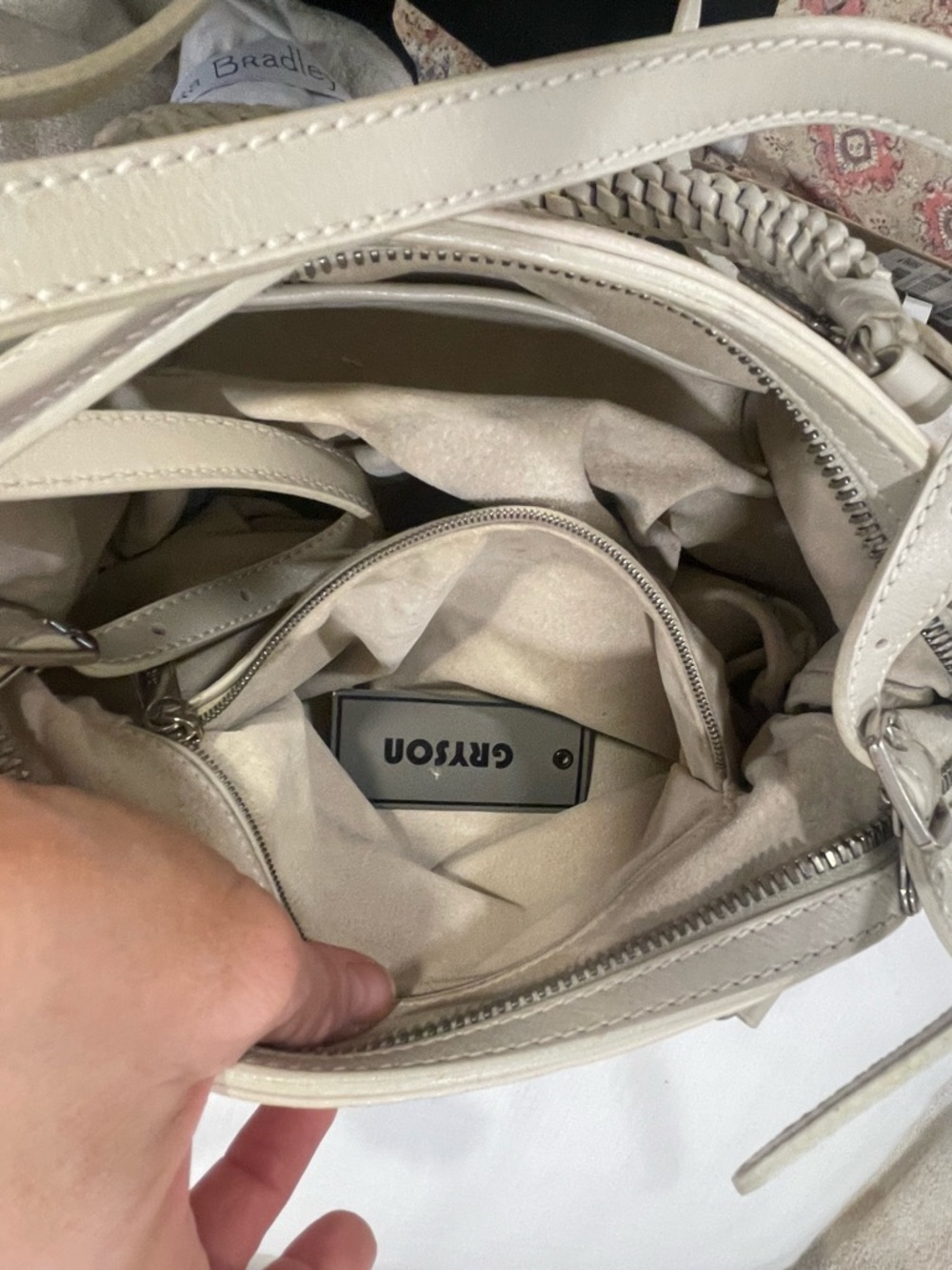 Gryson Cream Women's Shoulder Bag - Classic leather bag - Picture 10 of 16